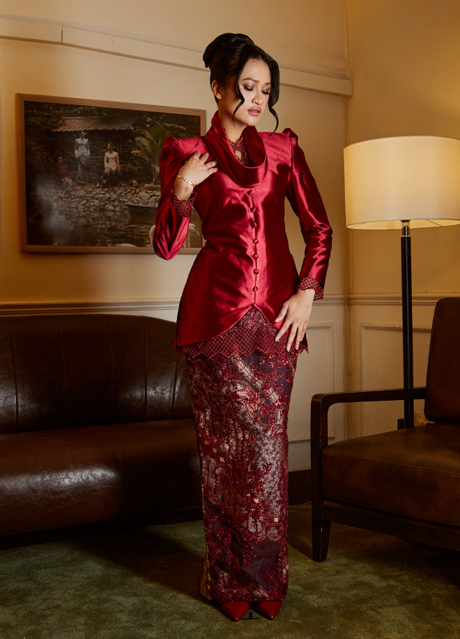 Ratna Maroon