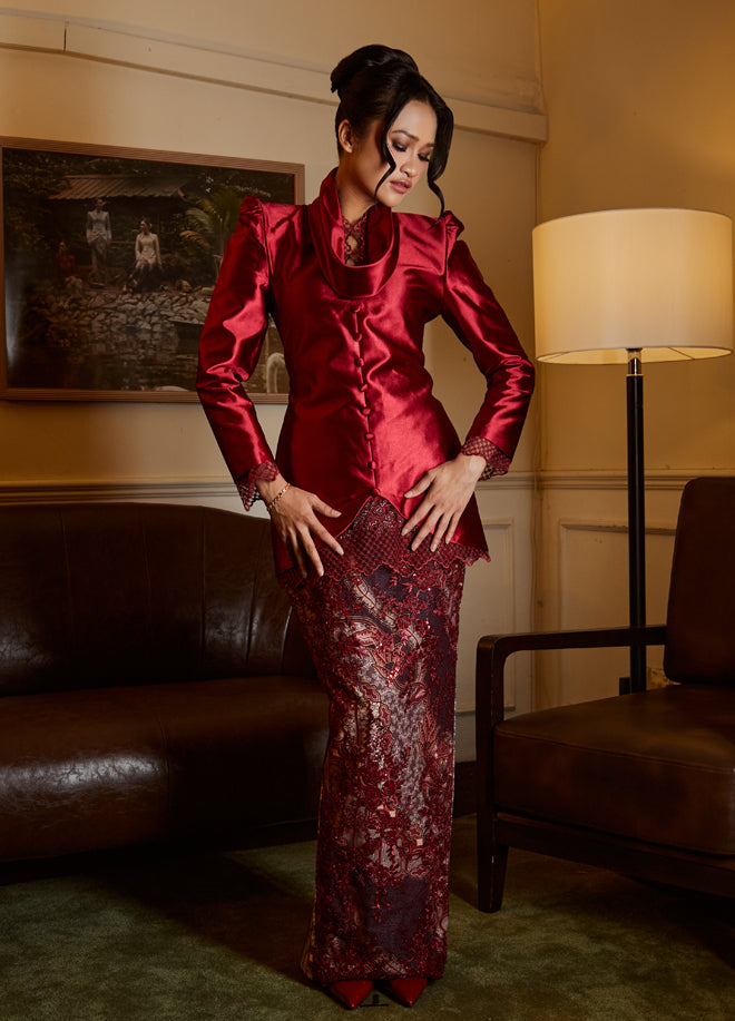 Ratna Maroon